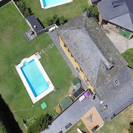 Charming In With Shared Pool Chalet *