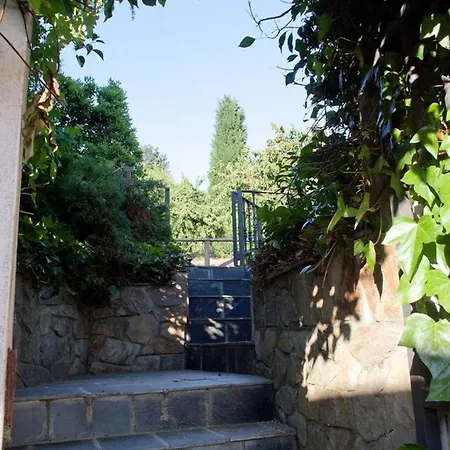 Charming In With Shared Pool Chalet