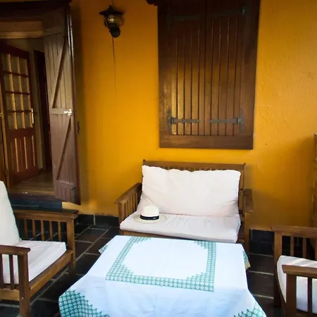 Charming In With Shared Pool Chalet San Juan de la Mata
